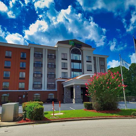 Holiday Inn Express & Suites Wilson-Downtown By Ihg Екстериор снимка