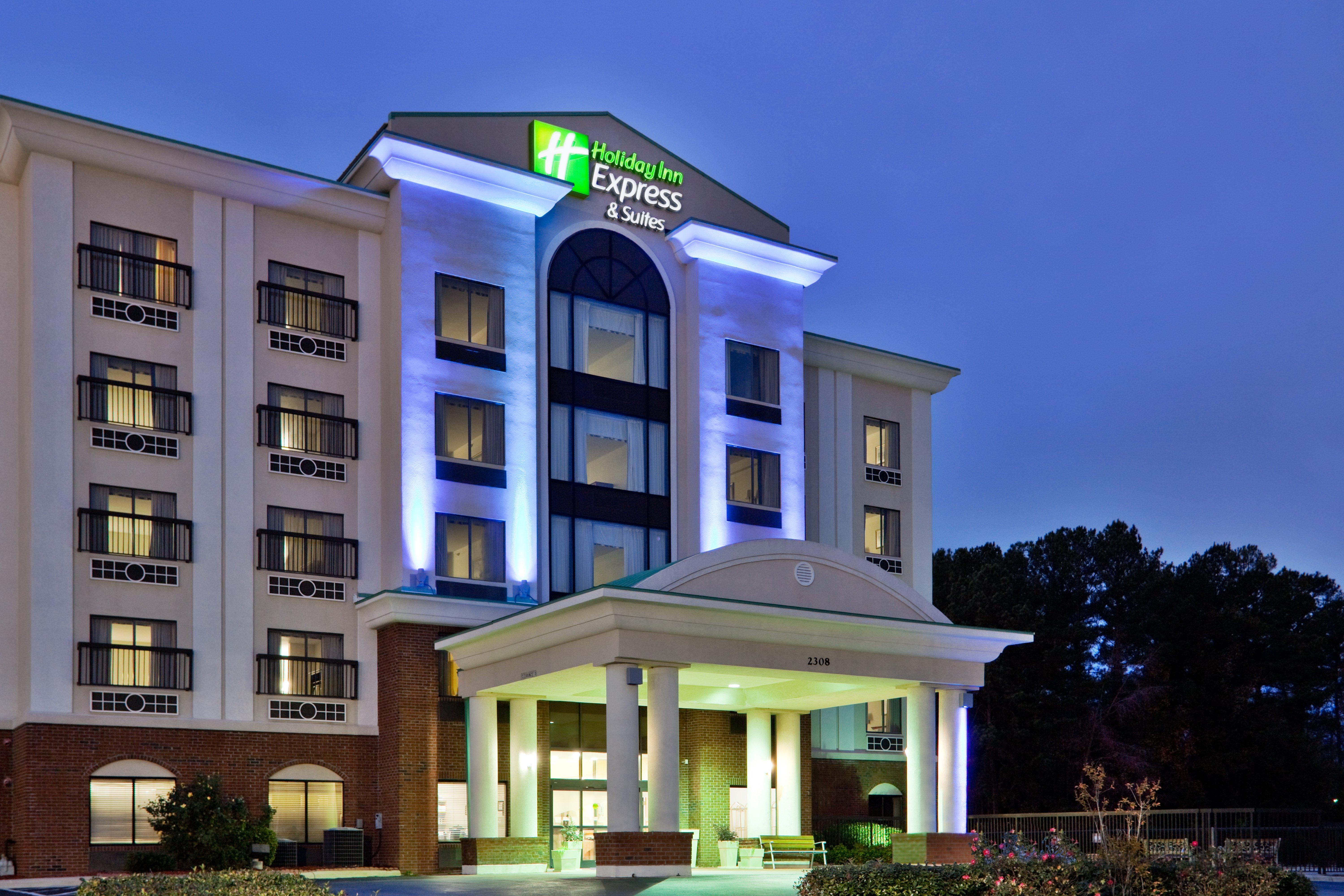 Holiday Inn Express & Suites Wilson-Downtown By Ihg Екстериор снимка