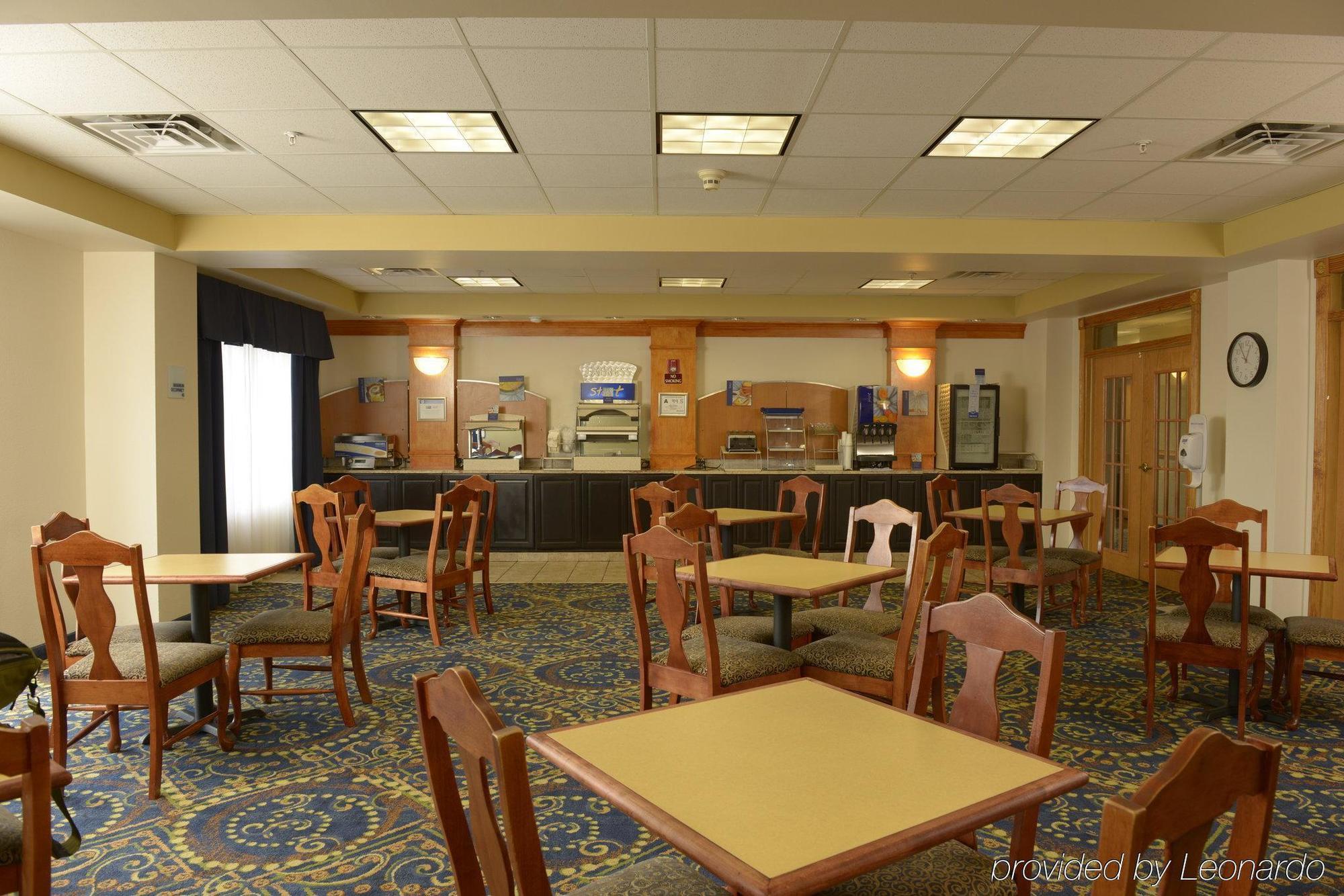 Holiday Inn Express & Suites Wilson-Downtown By Ihg Екстериор снимка