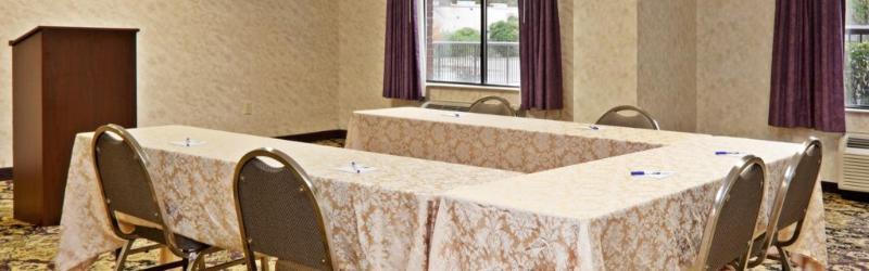 Holiday Inn Express & Suites Wilson-Downtown By Ihg Екстериор снимка